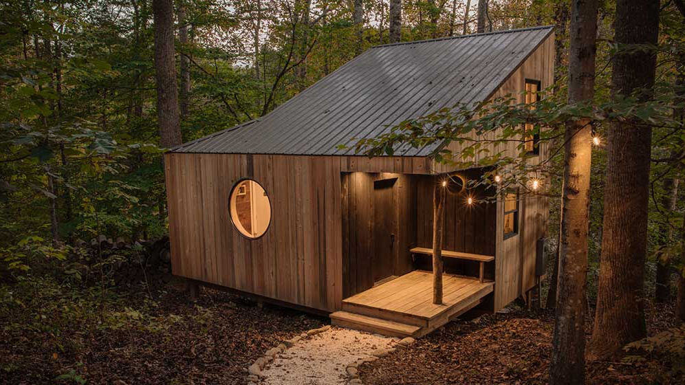 Nook House: Luxury prerfab wooden bungalow with light steel frame